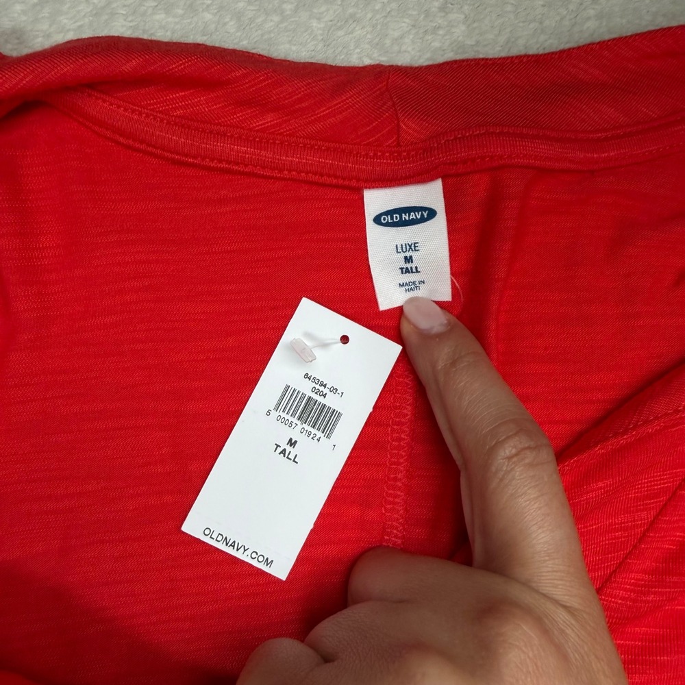 Old Navy Luxe V-Neck Long Sleeve Tee Red Slub Knit Top M Tall Minimalist NWT - Picture 5 of 7